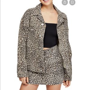 BDG Oversize cheetah print denim jacket